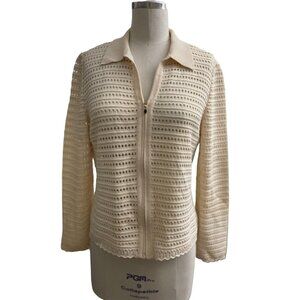 ST.JOHN COLLECTION  Light Weight Knit Sweater
